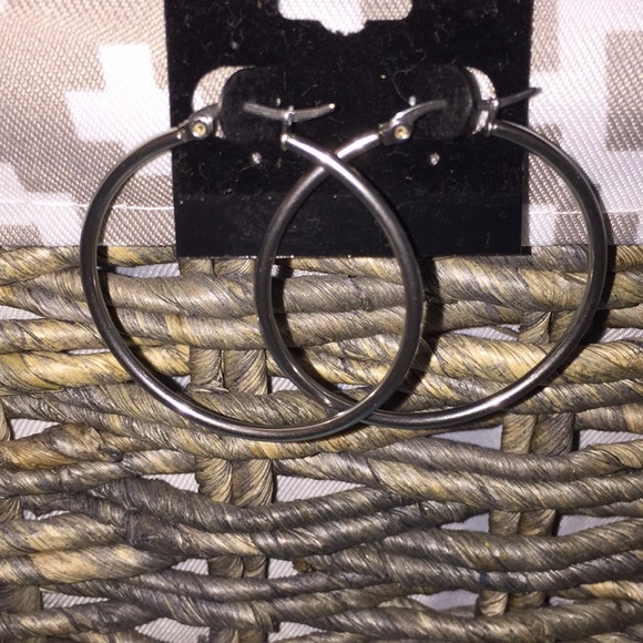 Hoop earrings - Picture 3 of 4